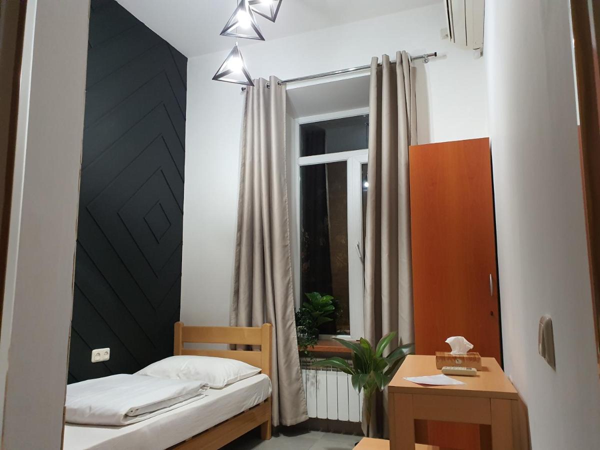 Envoy Hostel & Tours Yerevan Luaran gambar