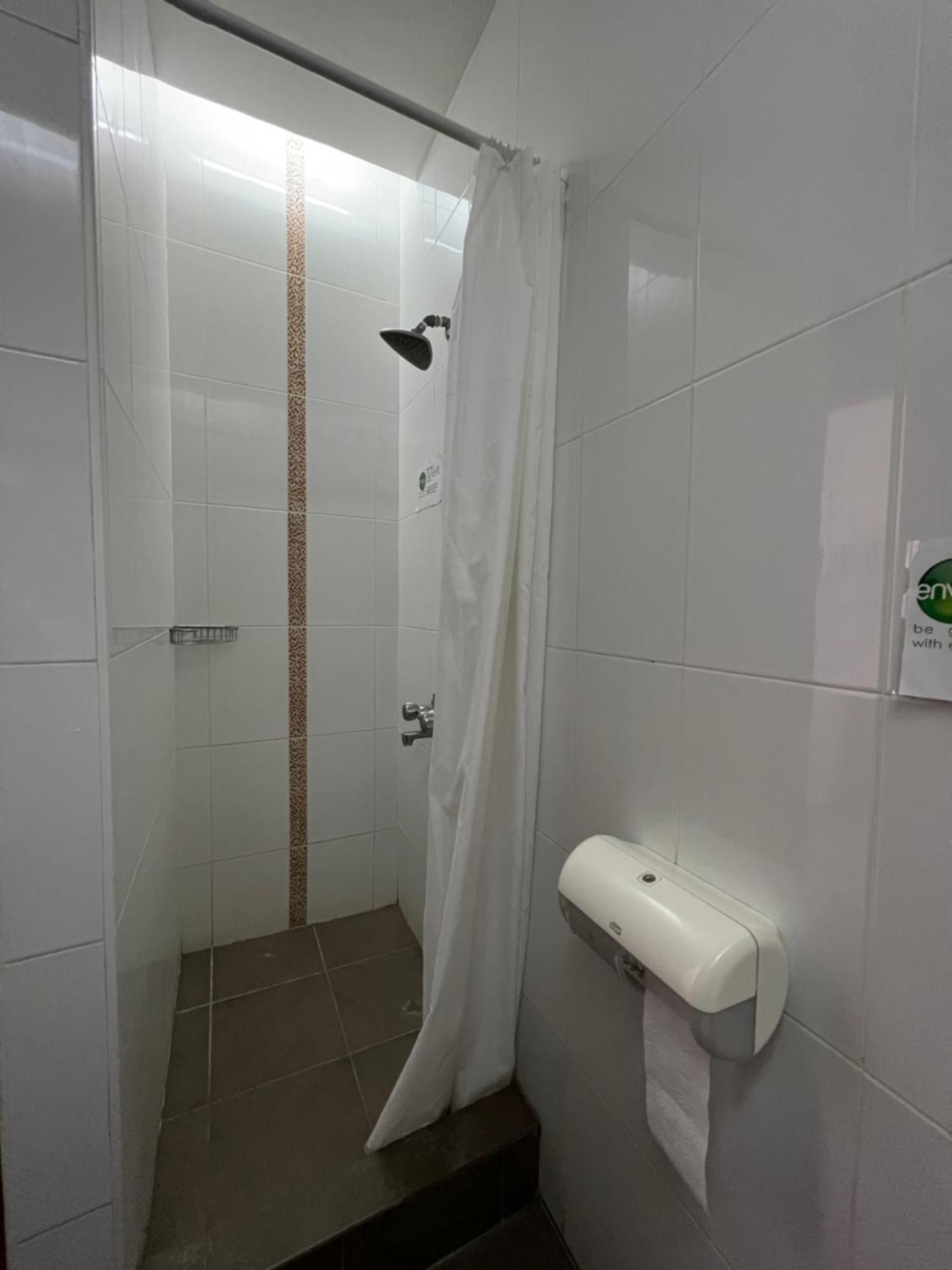 Envoy Hostel & Tours Yerevan Luaran gambar