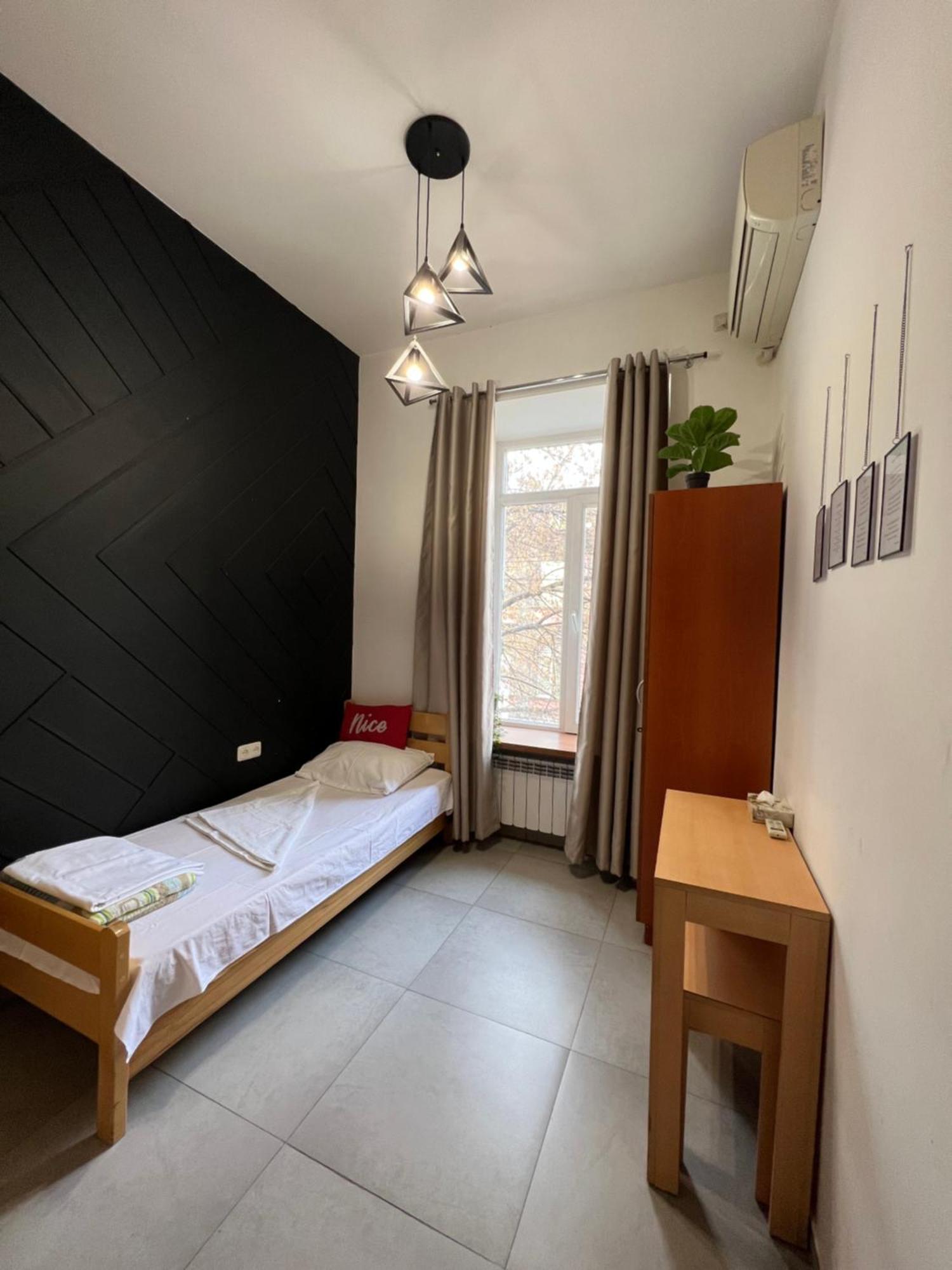 Envoy Hostel & Tours Yerevan Luaran gambar